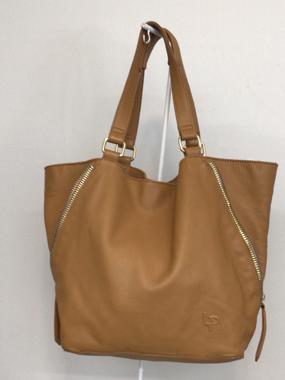 LINEA PELLE SOFT Tan Leather Expandable HOBO Bag with Gold Hardware EXCELLENT !